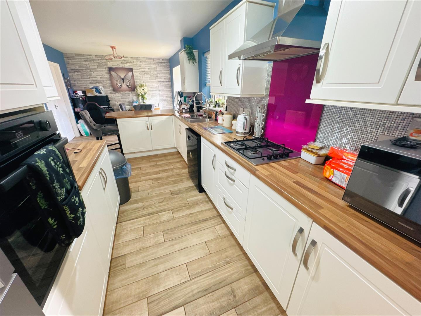 Heol Waungron, Carway, Kidwelly, SA17 4HY